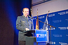 THW-Präsident Gerd Friedsam hält ein Grußwort. (Foto: THW / Christian Kühn)